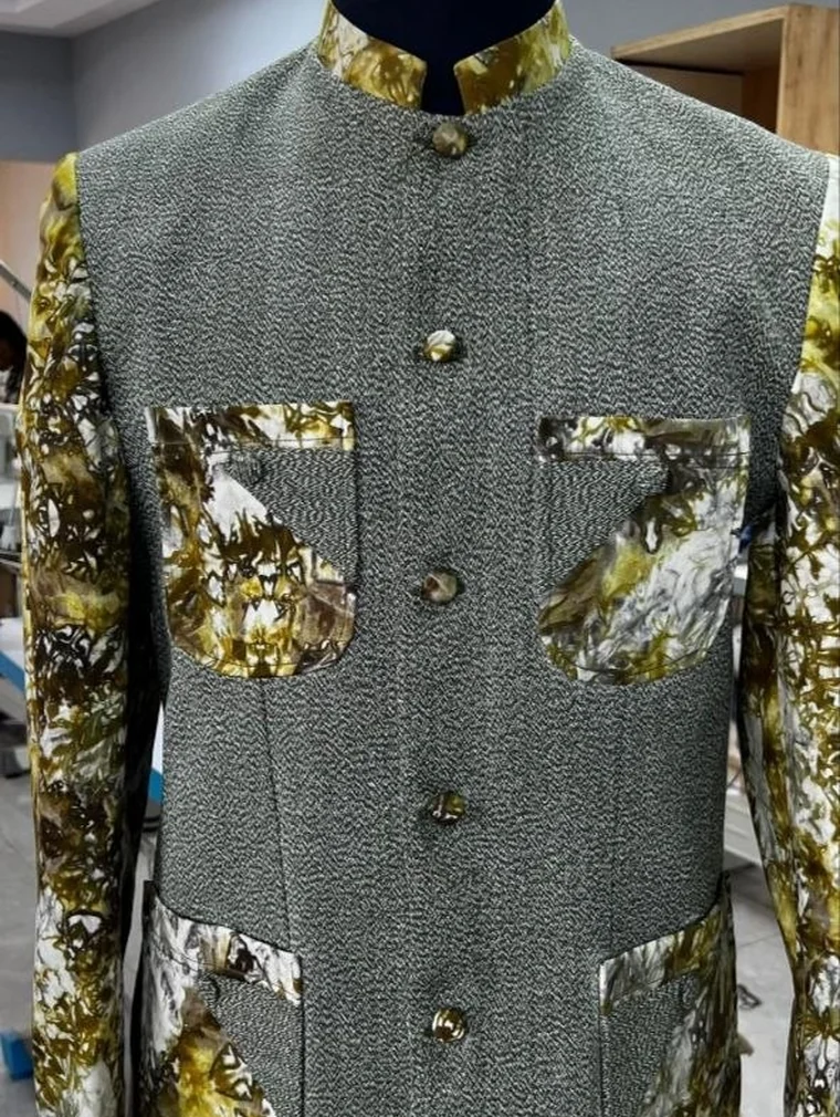 Veste en cours de montage sur mannequin